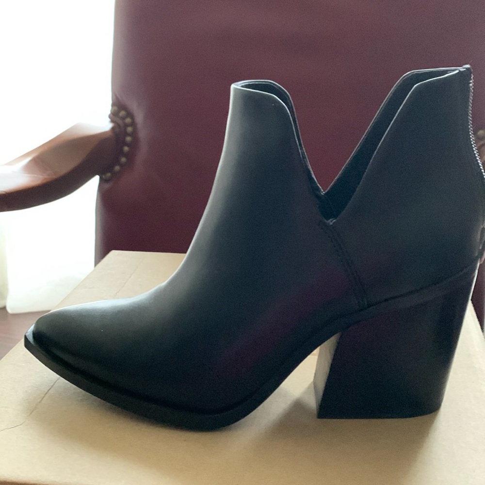 Steve Madden black booties. Size 9.5
